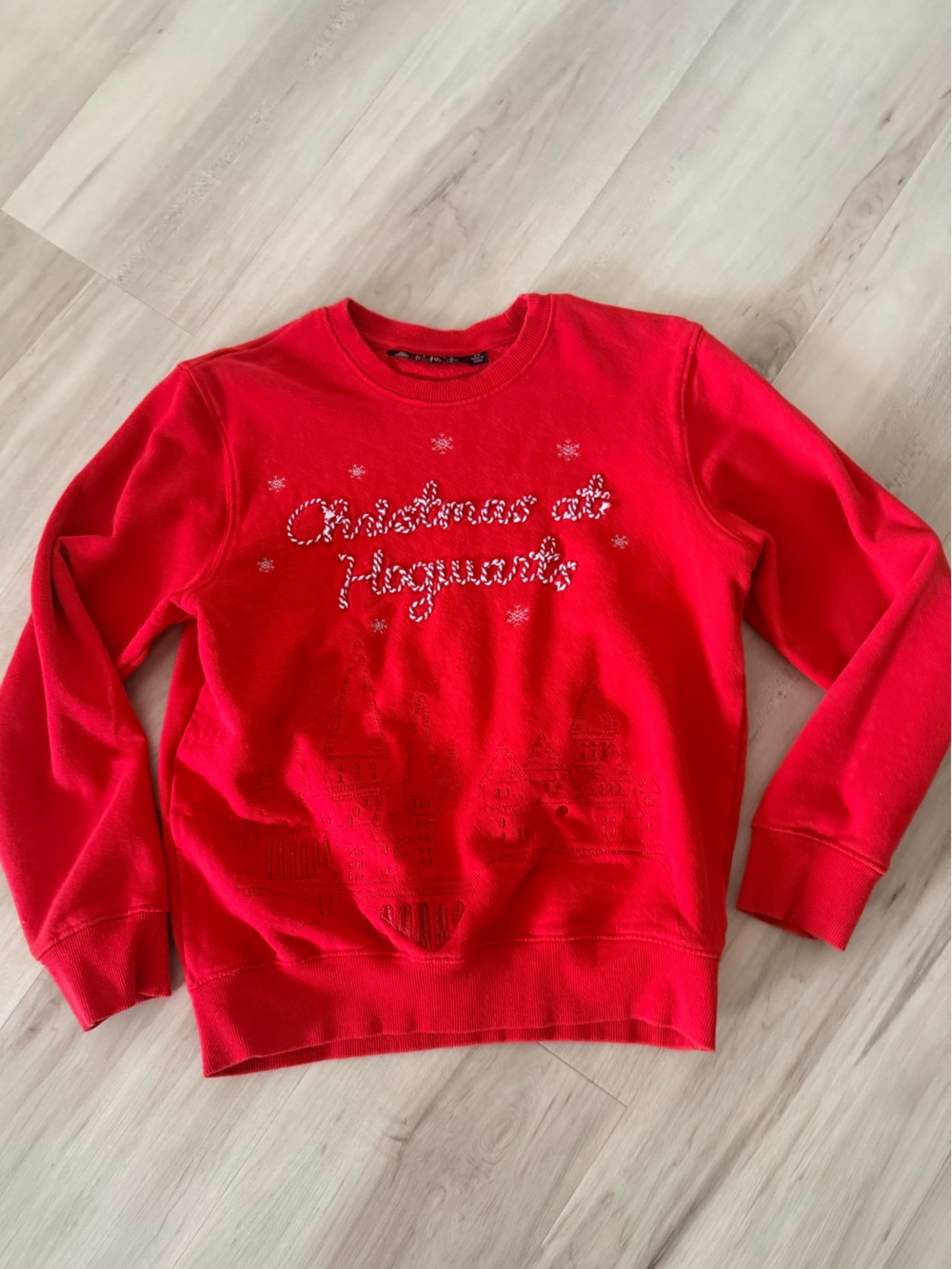 Wizarding World of Harry Pottery Christmas at Hogwarts Red Holiday Sweatshirt XS